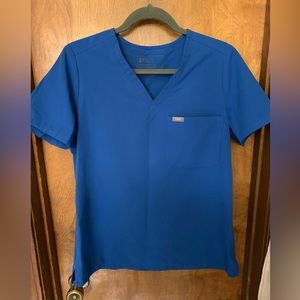 Catarina One Pocket Scrub Top